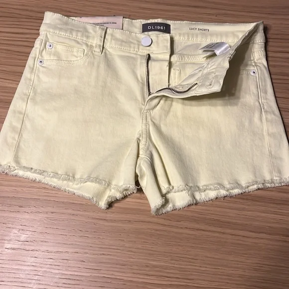 DL1961 Lucy Shorts For Girls.. 16 - Picture 2 of 3